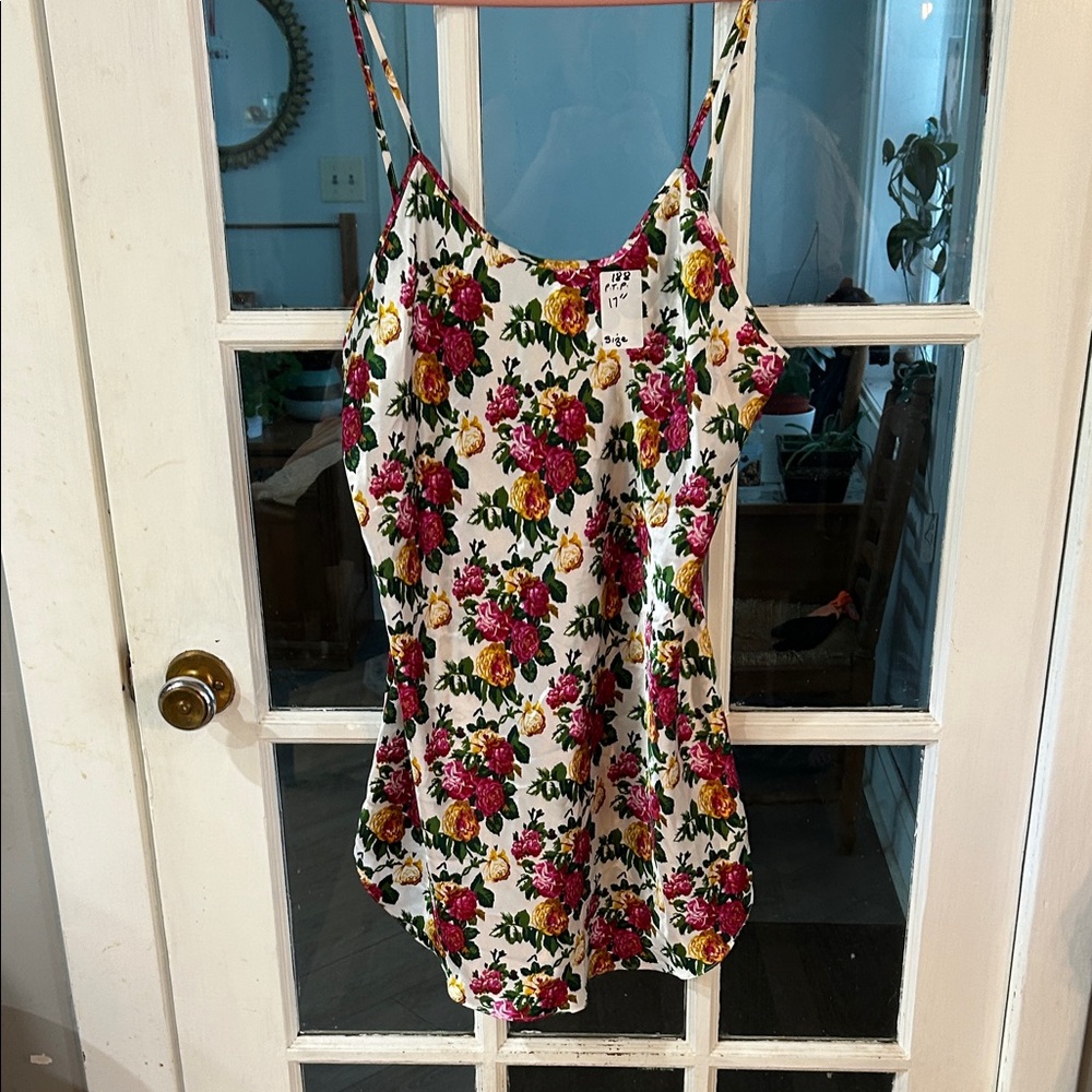 188Floral Camisole with Spaghetti Straps and kimono